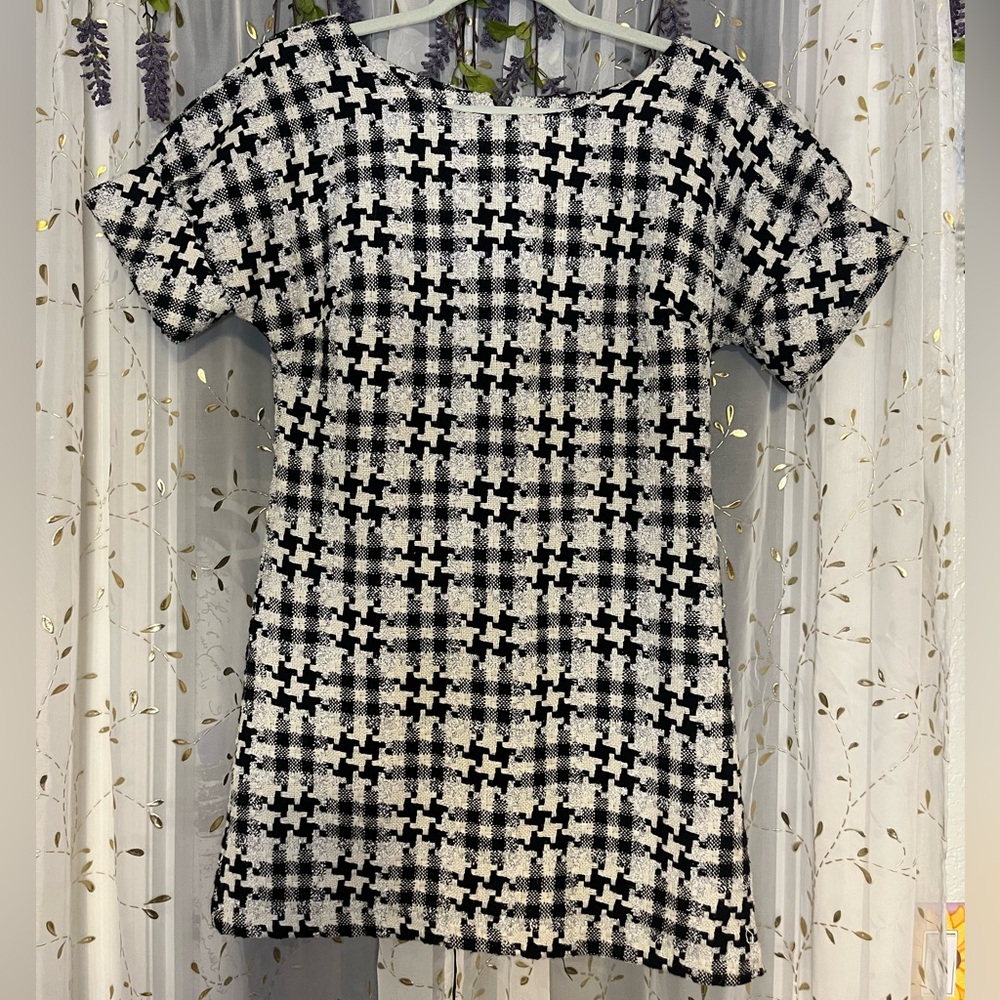 Chic Black and White Patterned Dress
